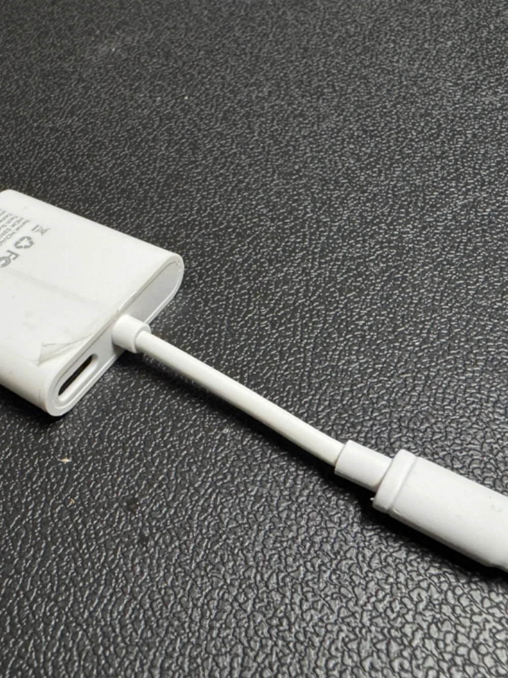 Vivitar iPhone SD Card Reader Lightning Adapter MOV4016